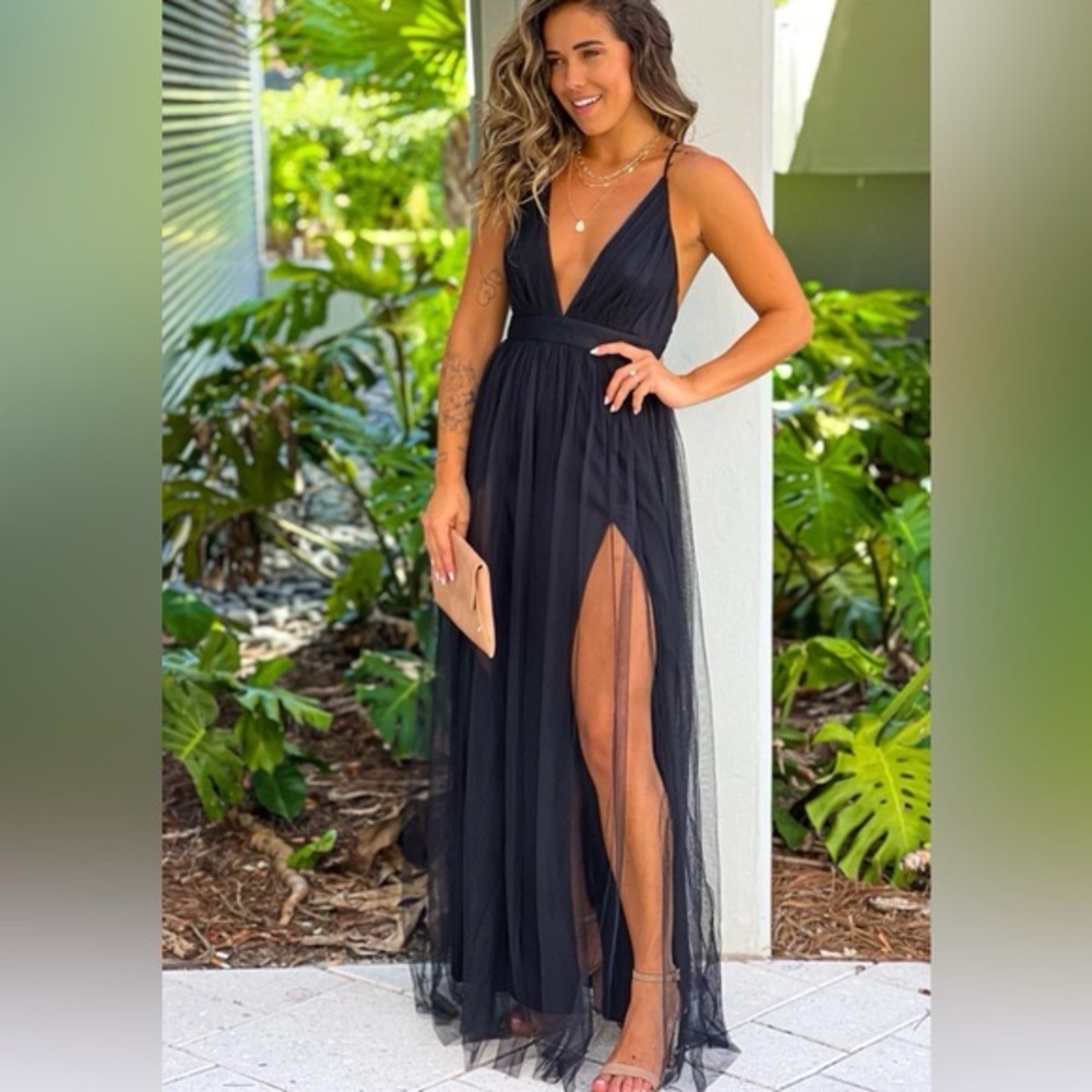 Luxxel NWT deep V dress in steel